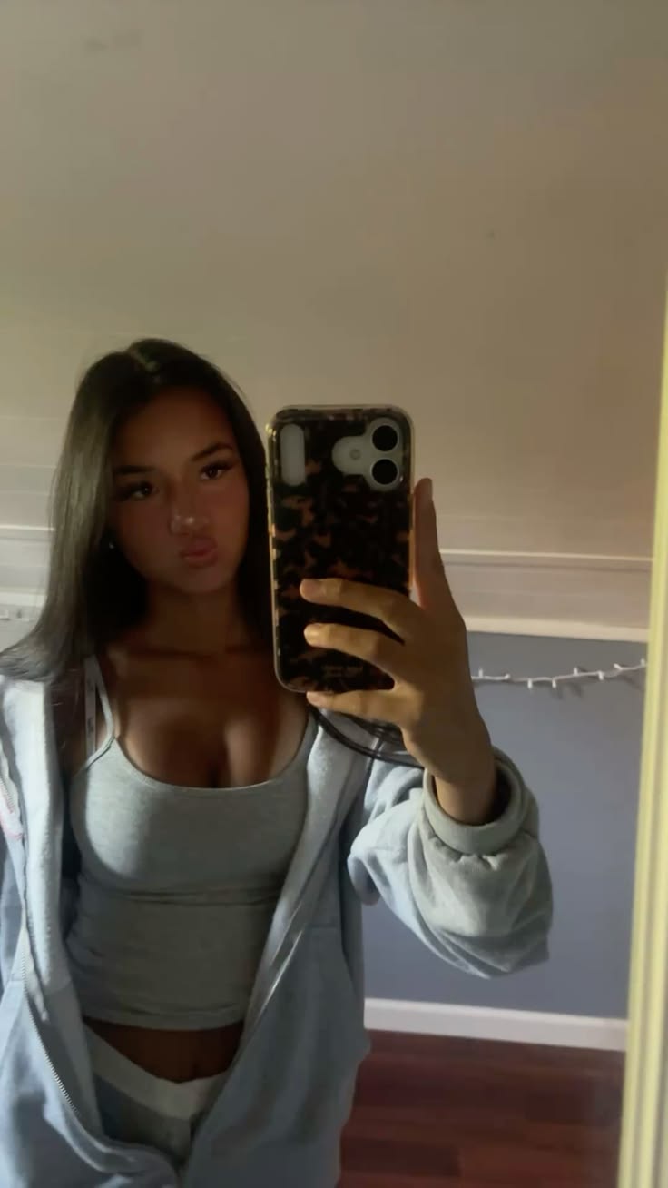 files/reviewgirl.jpg